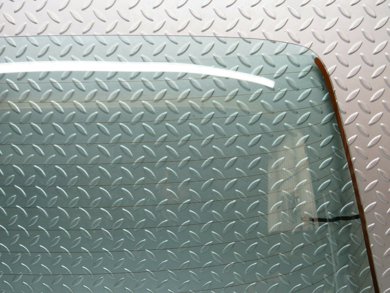 24000 Mercedes-Benz W123 280E Rear Heated Windscreen Glass