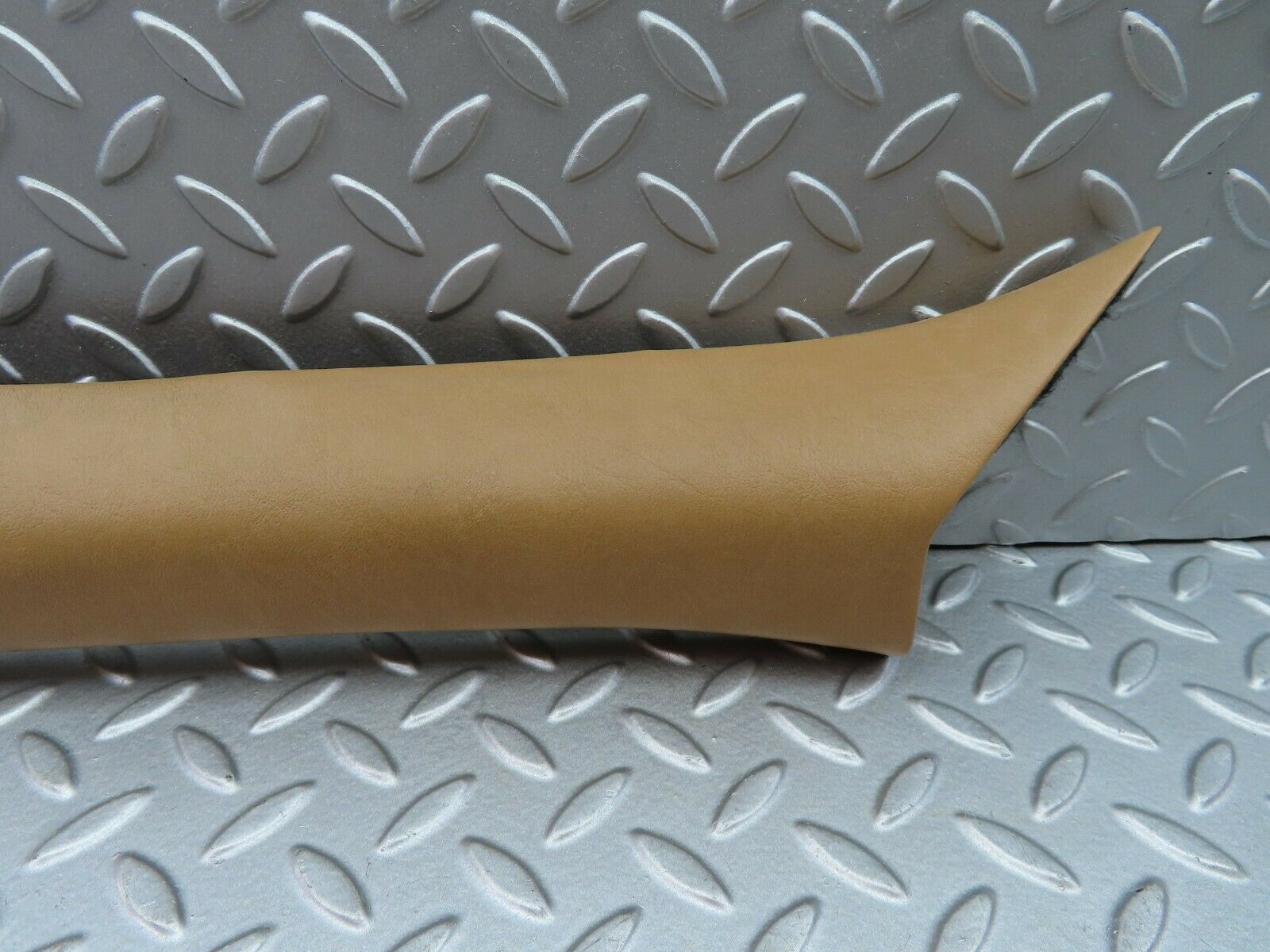 6136 Mercedes-Benz W126 380SE A Pillar Cover Left Side