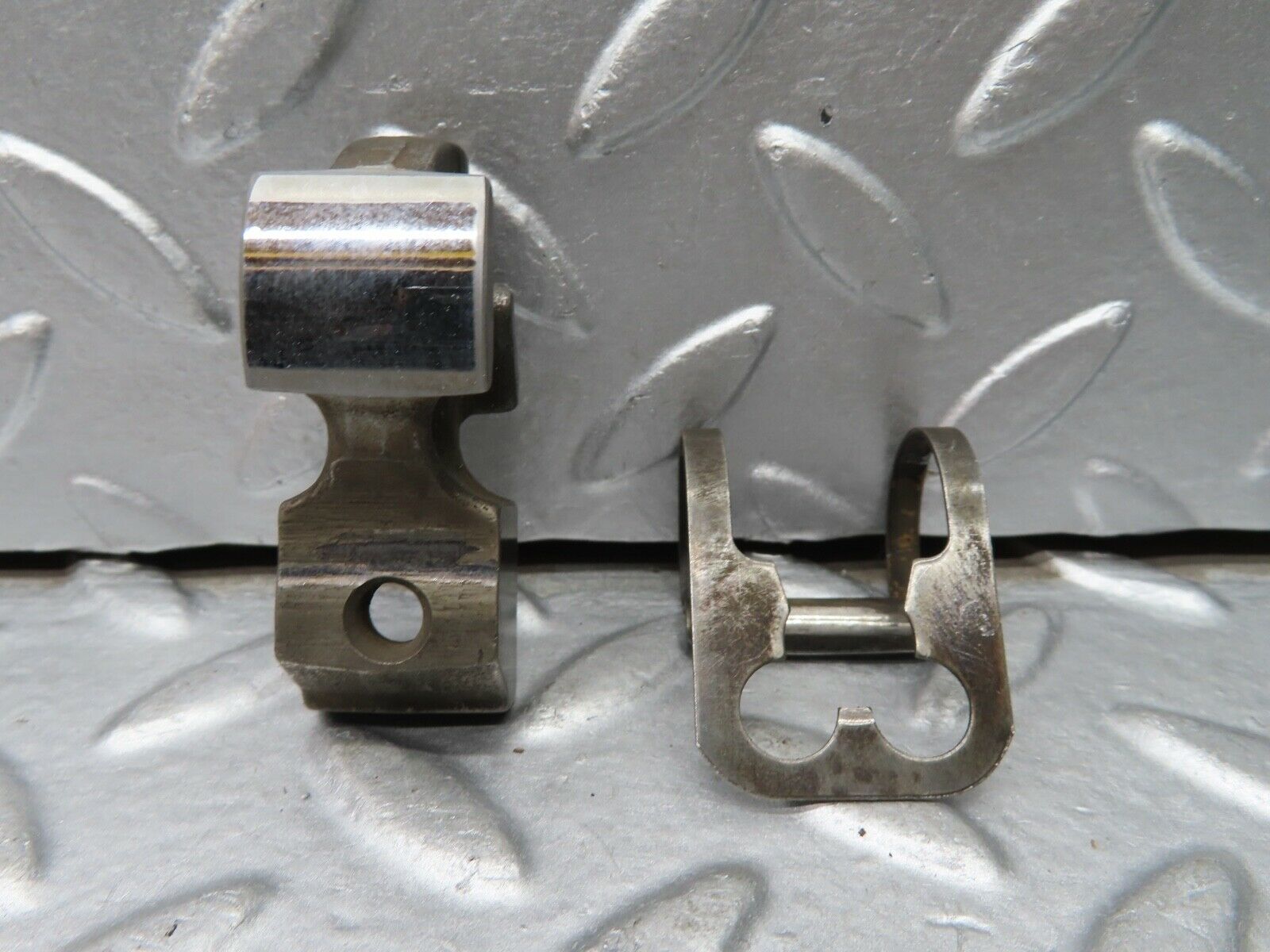 20722 Mercedes-Benz R107 450SL Valve Rocker Arm With Retaining Spring