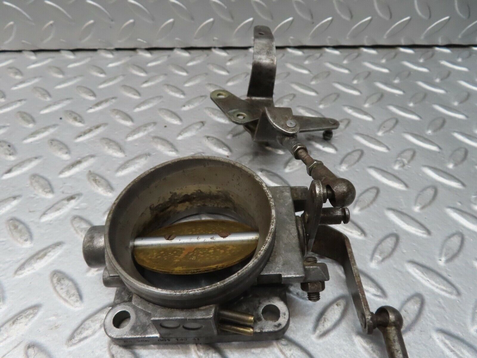 17048 Mercedes-Benz C123 280CE Coupe Throttle Body Valve & Linkage 0011404153