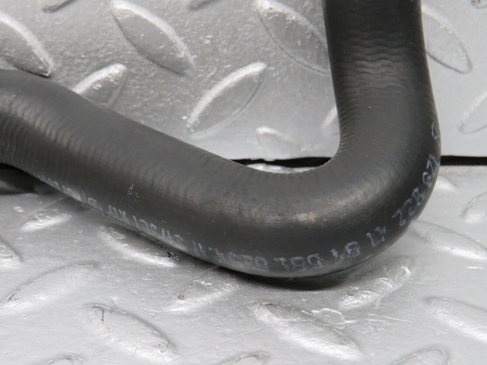 38562 Mercedes-Benz R129 280SL Coupe Coolant Hose Pipe 1298324194