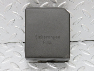 33334 Mercedes-Benz W202 C180 Fuse Box Cover Lid 2025450803 2025451700