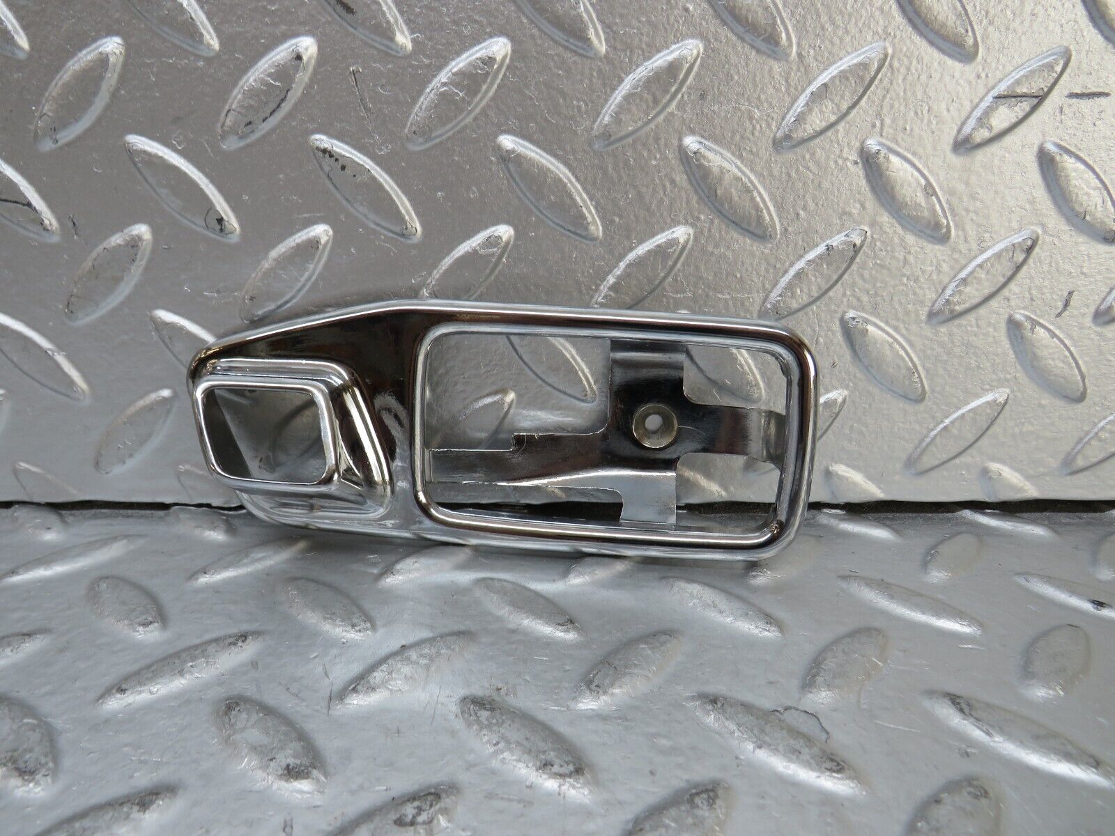26074 Mercedes-Benz W116 450SE Chrome Frame For Door Handle Right 1167660112