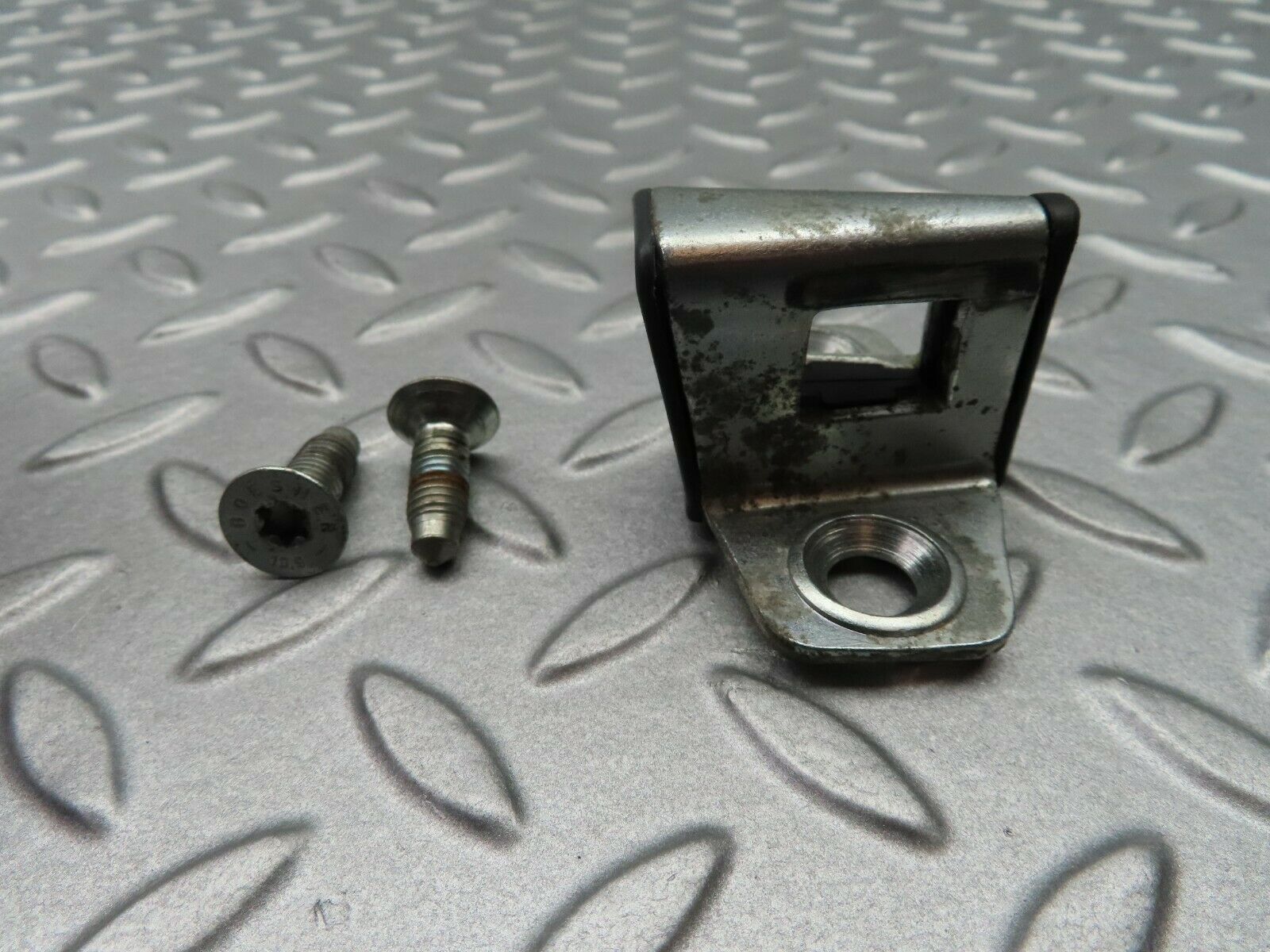 5370 Mercedes-Benz W124 230E Door Lock Latch