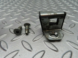 5370 Mercedes-Benz W124 230E Door Lock Latch