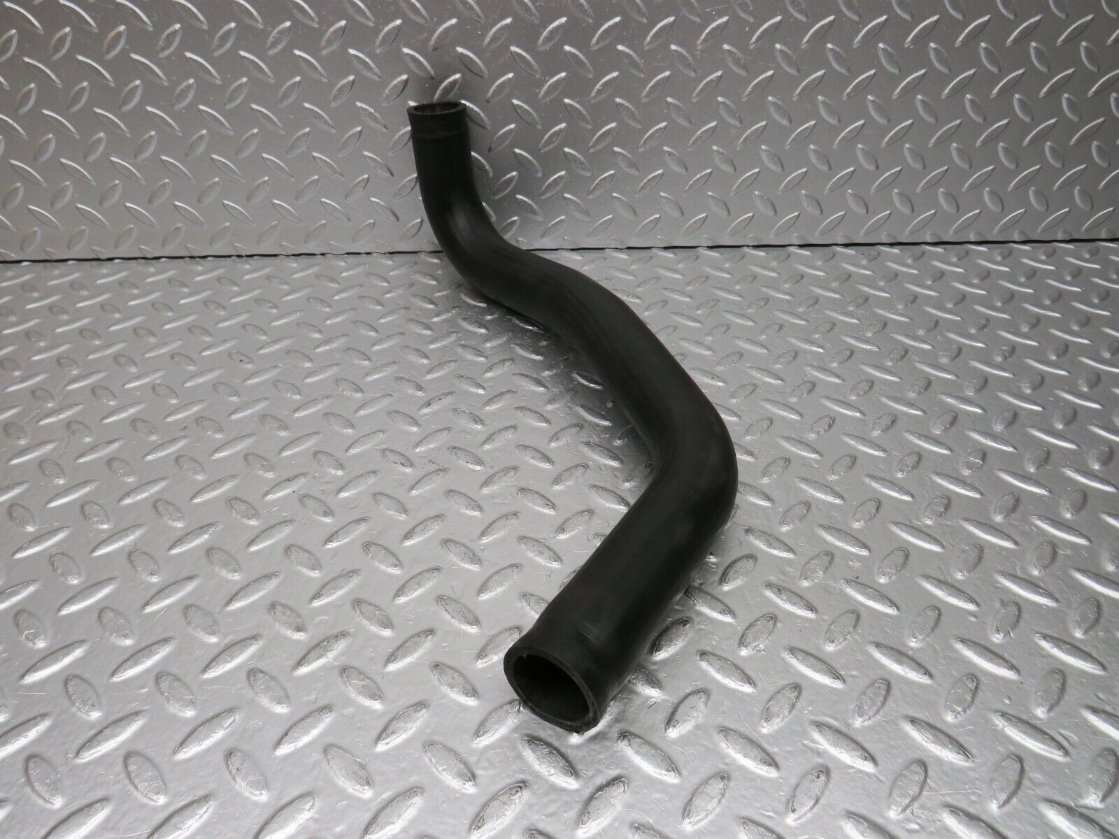 31060 Mercedes-Benz W123 200D Radiator Hoses 1235010482