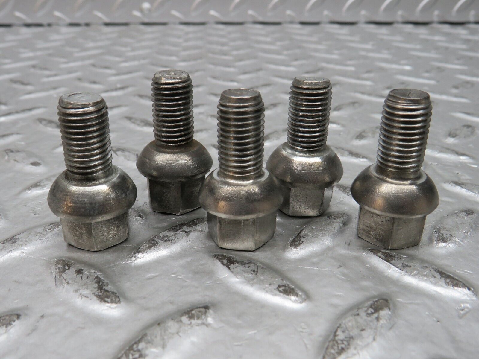 28541 Mercedes-Benz 5x Steel Wheel Lug Bolt M12x1.5