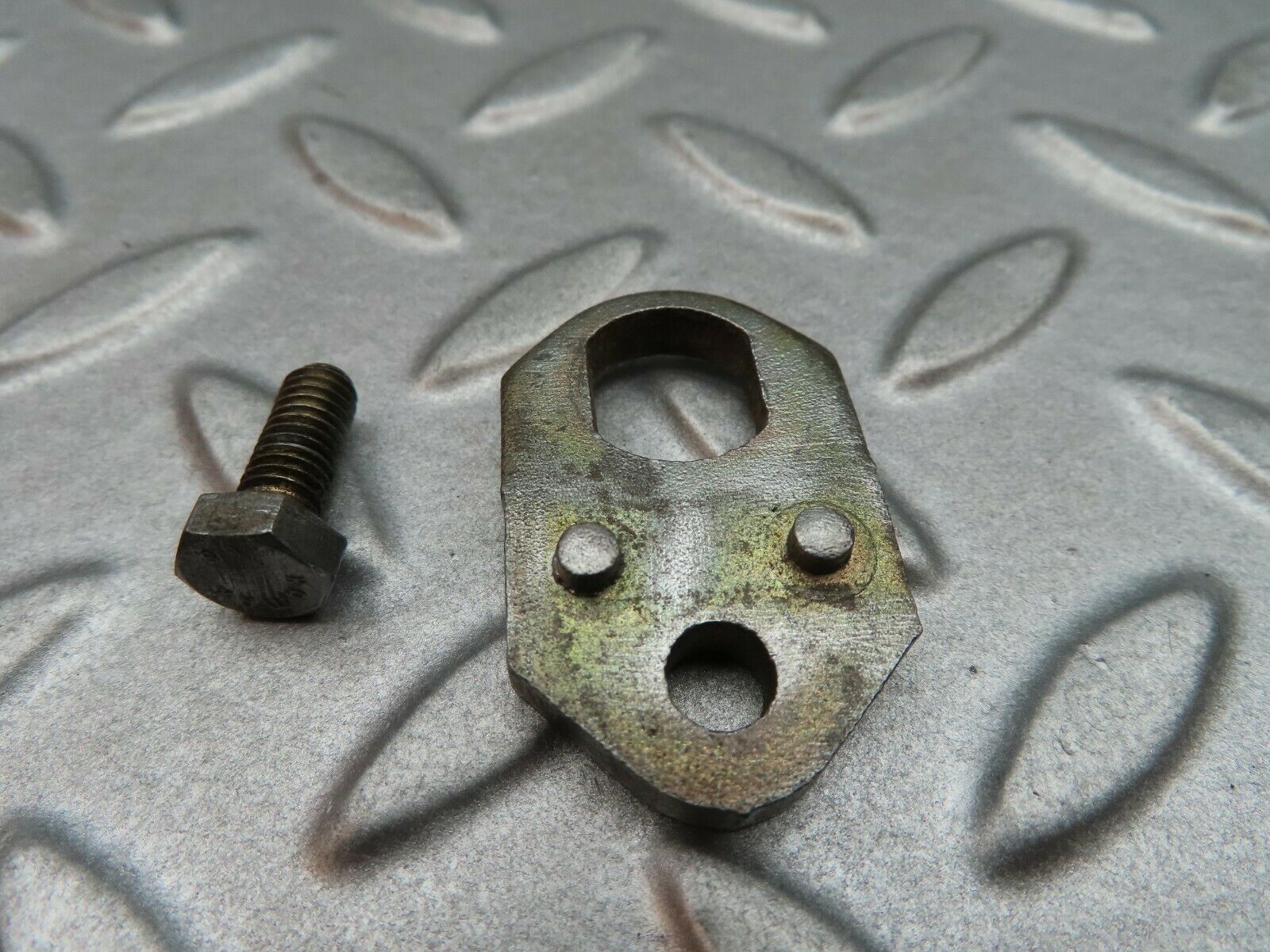 5129 Mercedes-Benz R107 350SL Coupe Fuel Injector Bracket
