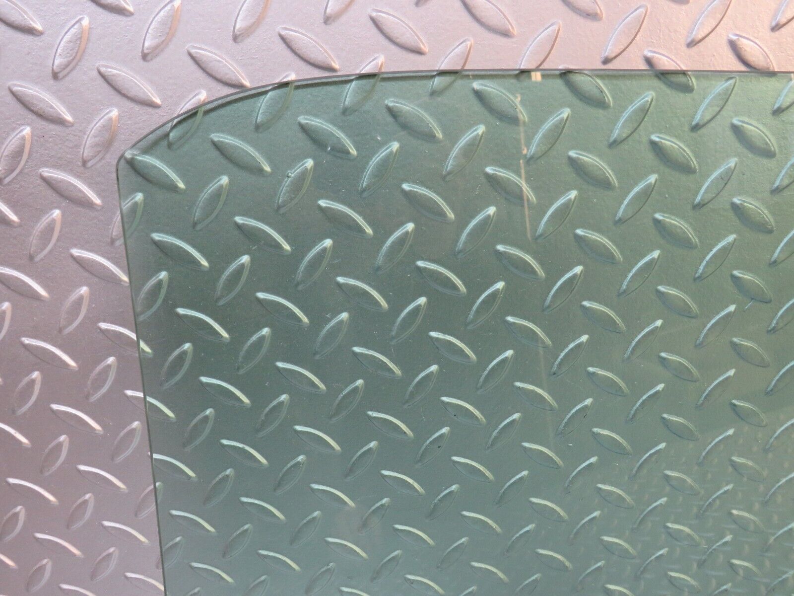 30421 Mercedes-Benz W124 230E Rear Left Door Window Glass