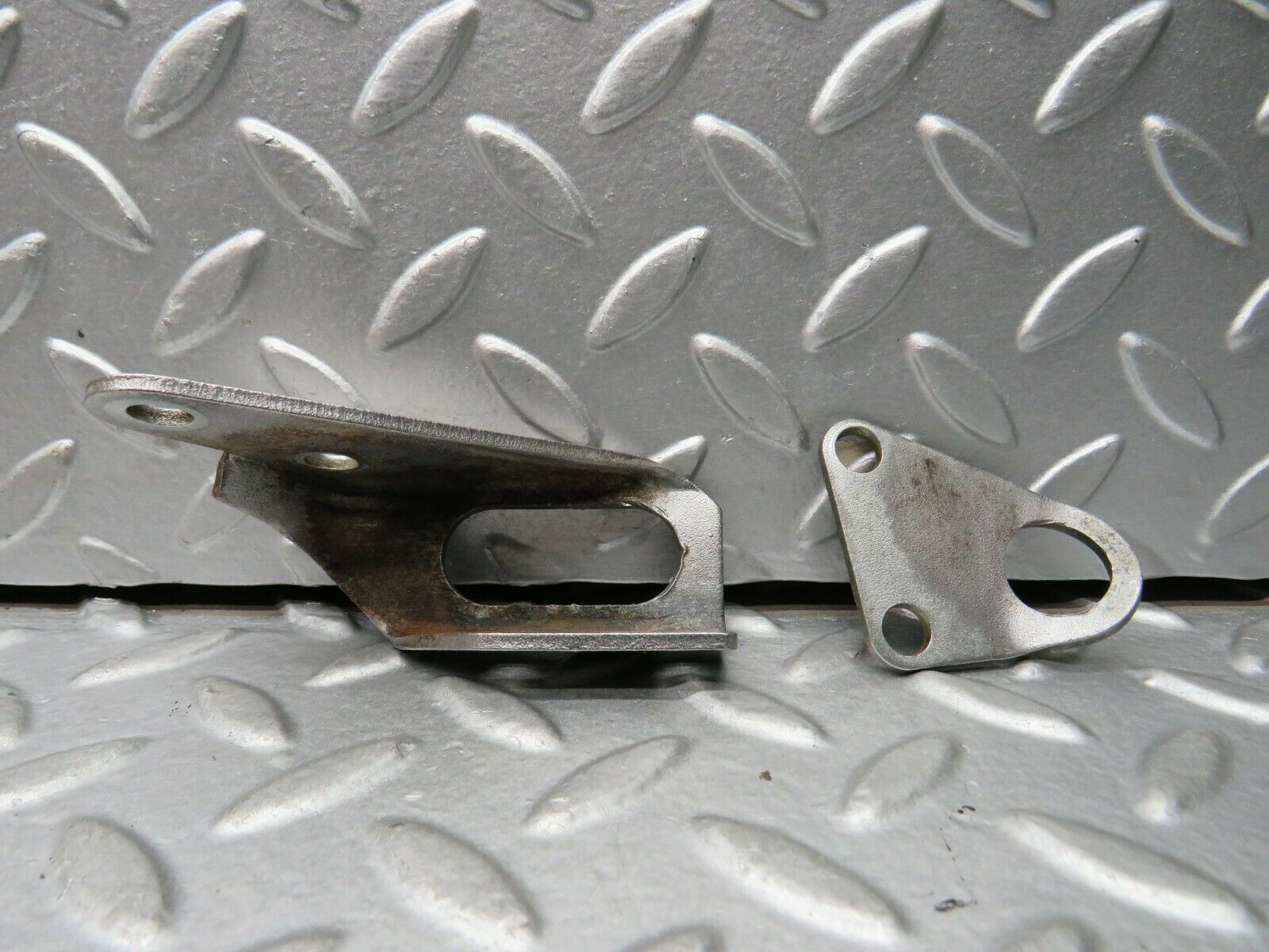 22189 Mercedes-Benz S123 280TE Wagon Engine Lifting Eyes Hooks