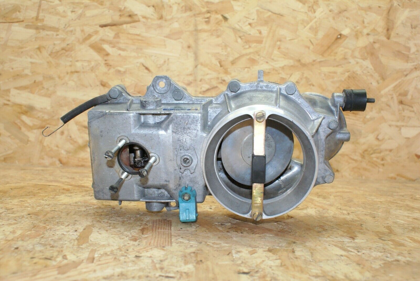 2350 Mercedes-Benz W123 280E Air Flow Mass Meter Sensor Bosch 0438120032