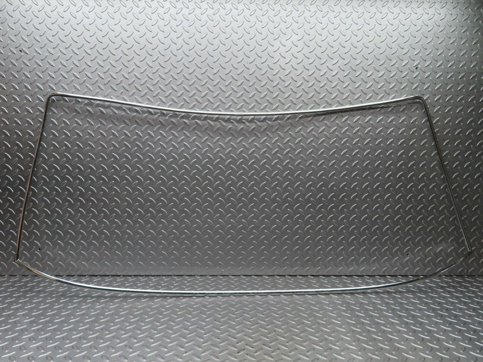 19121 Mercedes-Benz W123 300D Front Windscreen Chrome Frame