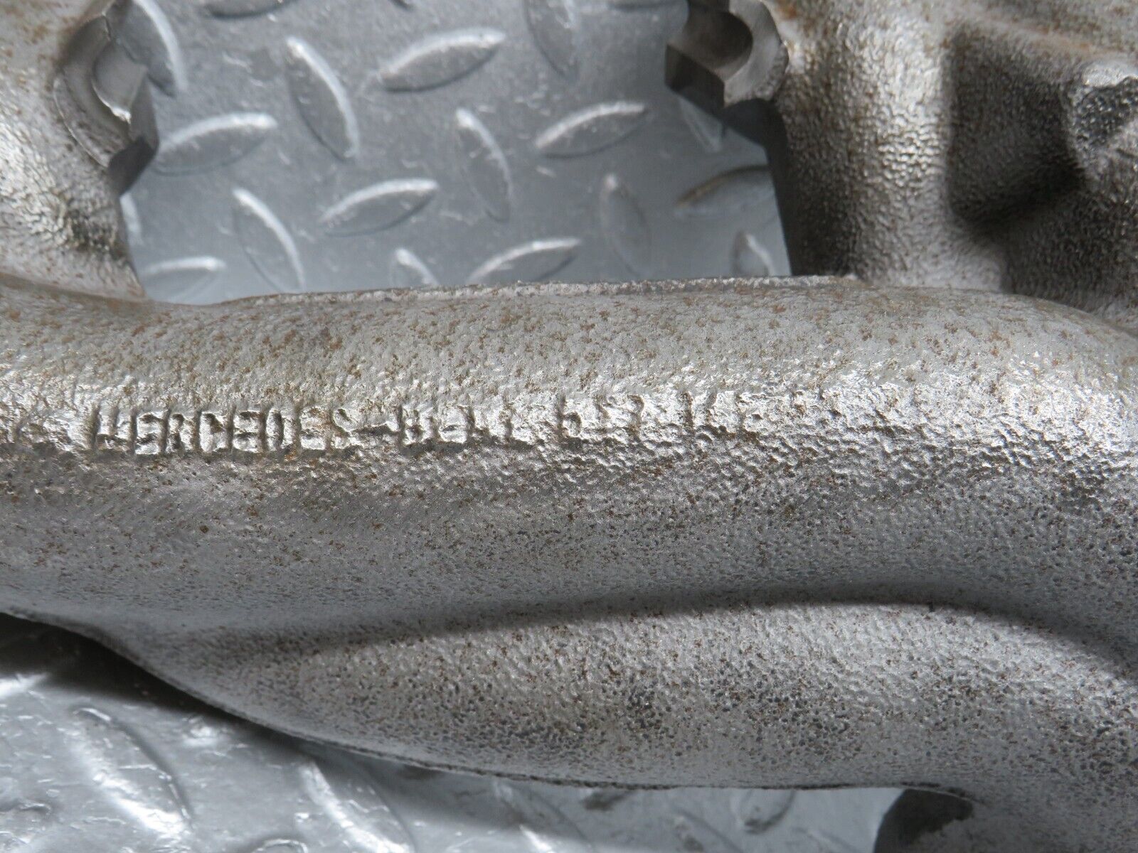 40697 Mercedes-Benz W123 300D Exhaust Manifold 6171420201