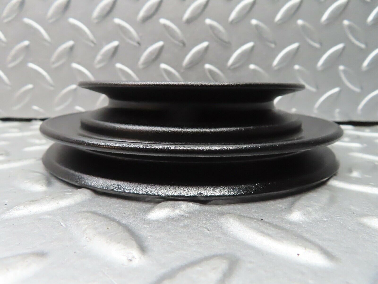 21284 Mercedes-Benz W123 230E Crankshaft Pulley 1020320404