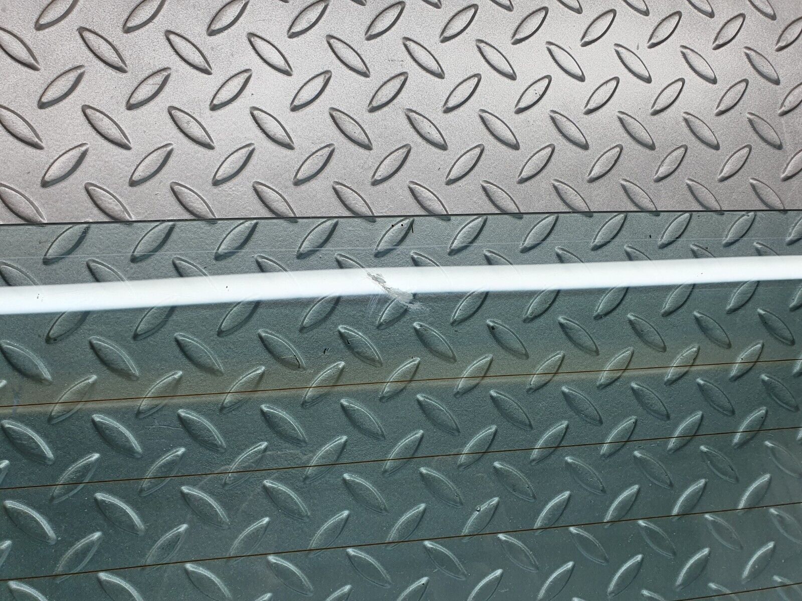 40816 Mercedes-Benz W123 300D Rear Heated Windscreen Glass