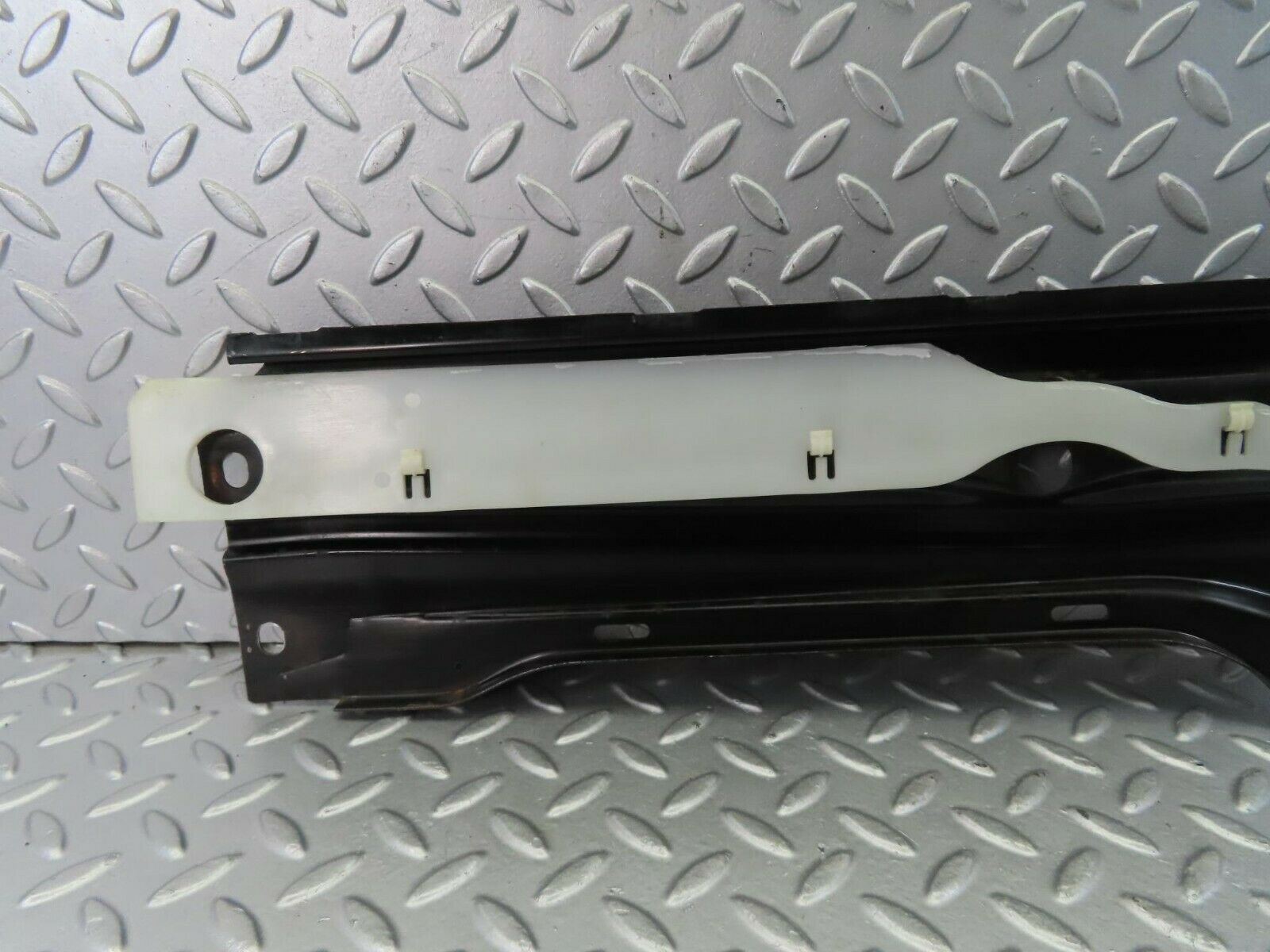 9313 Mercedes-Benz C124 300CE Coupe Rear Window Channel Support Right