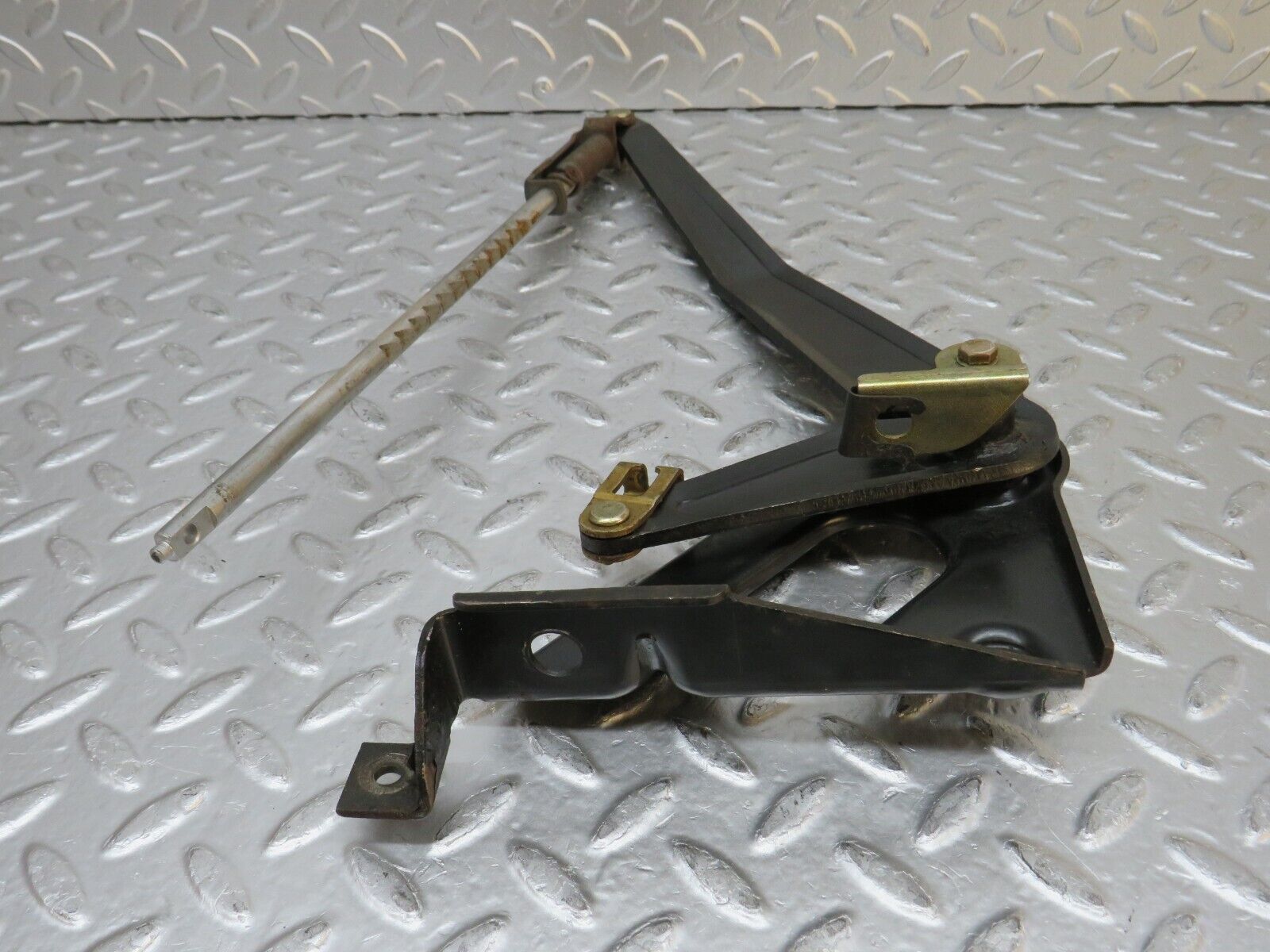 0438 Mercedes-Benz W123 230E Handbrake Handle