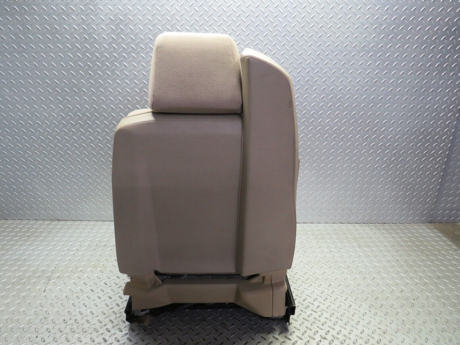 38319 Mercedes-Benz R129 280SL Coupe Electric Front Right Seat Beige
