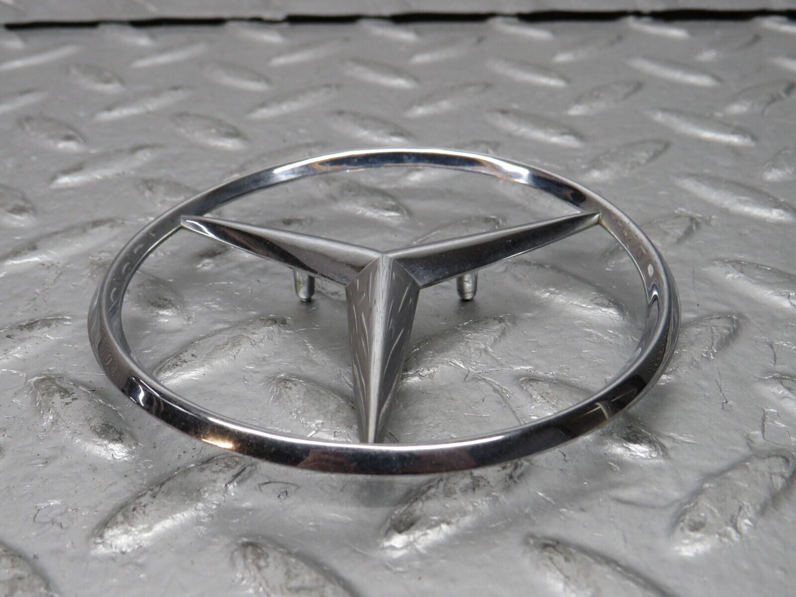 31814 Mercedes-Benz W201 190LE 1.8L Chrome Rear Emblem 2017580058