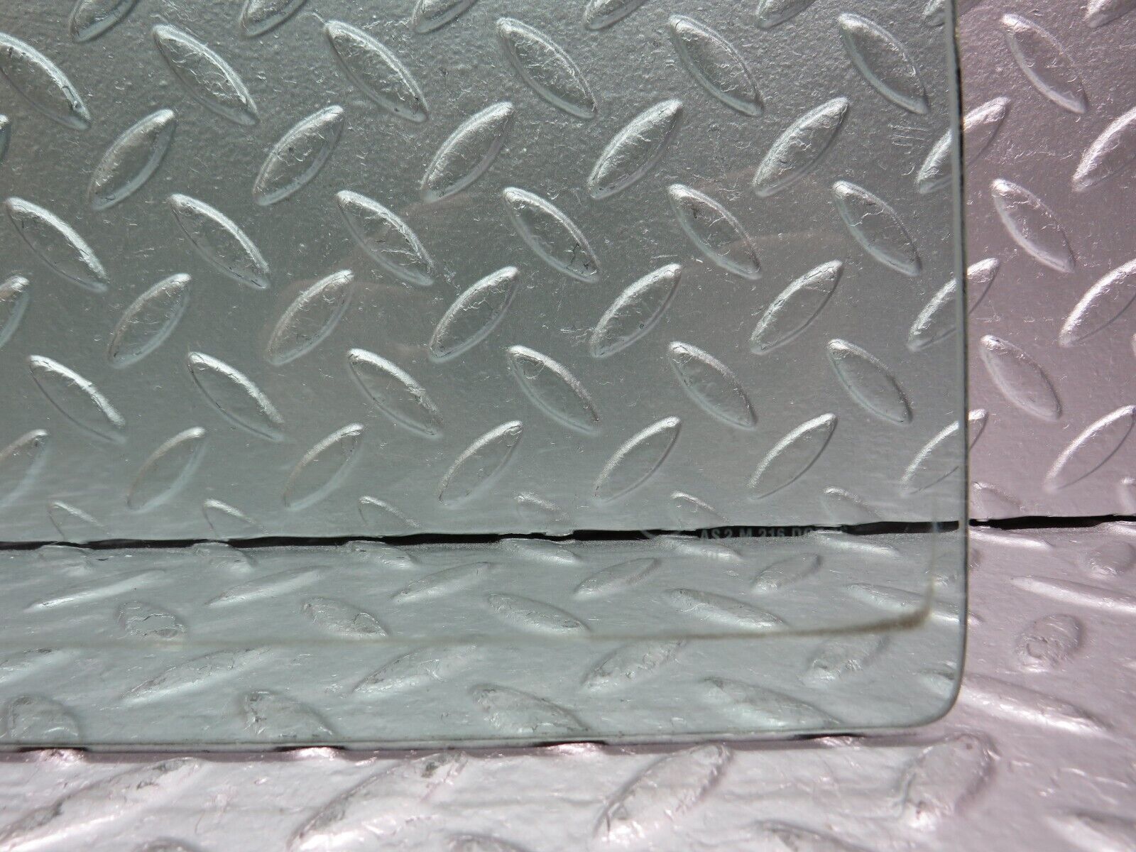 31478 Mercedes-Benz S124 220TE Wagon Rear Right Quarter Window Glass