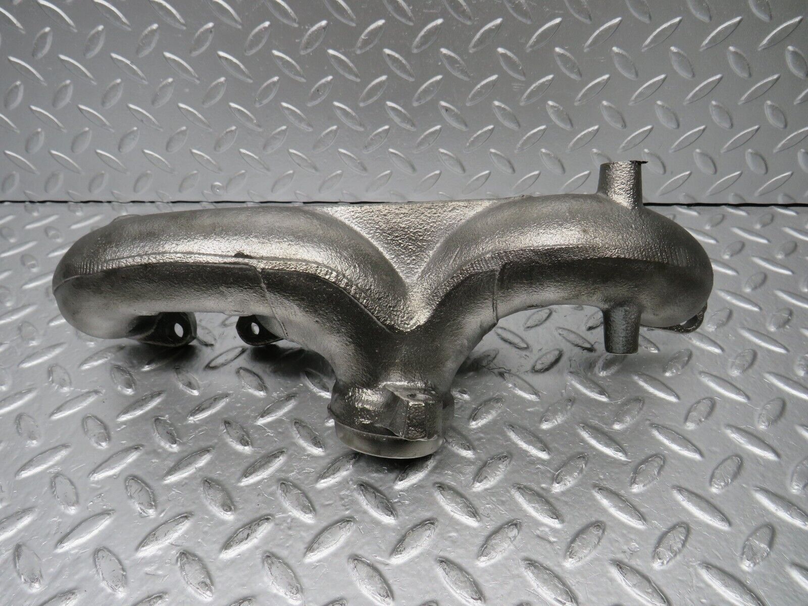 30768 Mercedes-Benz W201 190E 2.0L Exhaust Manifold 1021421301