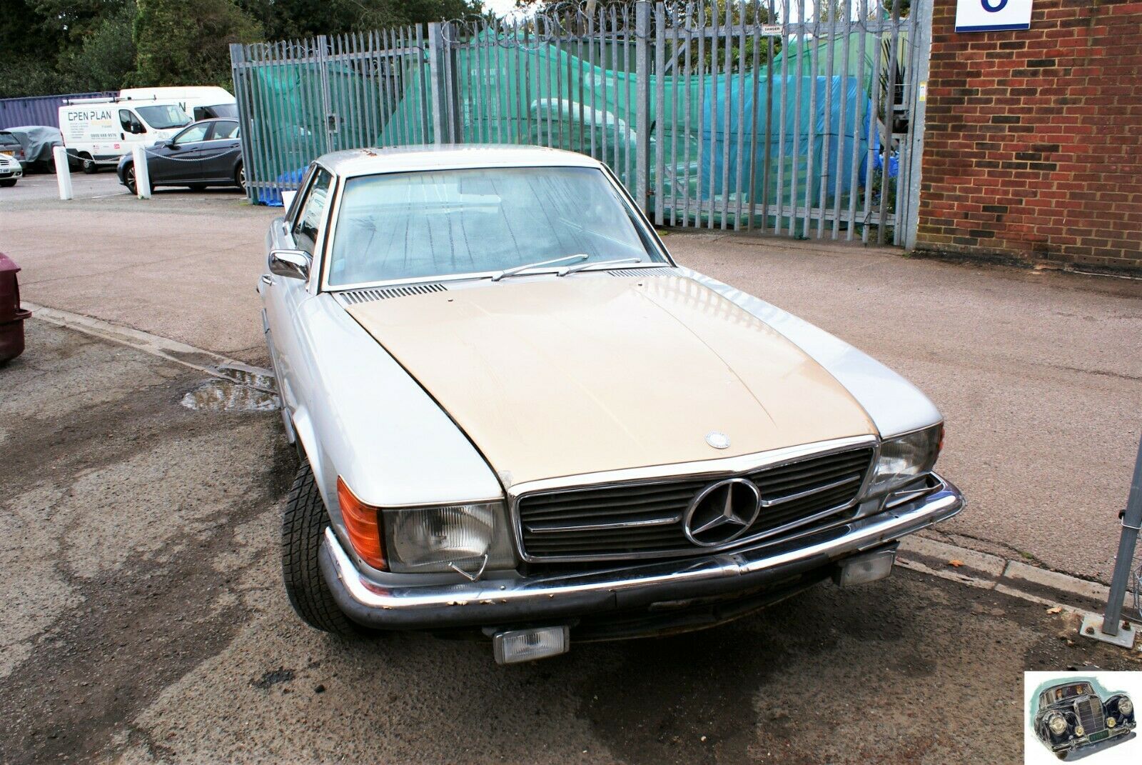 7173 Mercedes-Benz C107 350 SLC Rear Windscreen Chrome Frame