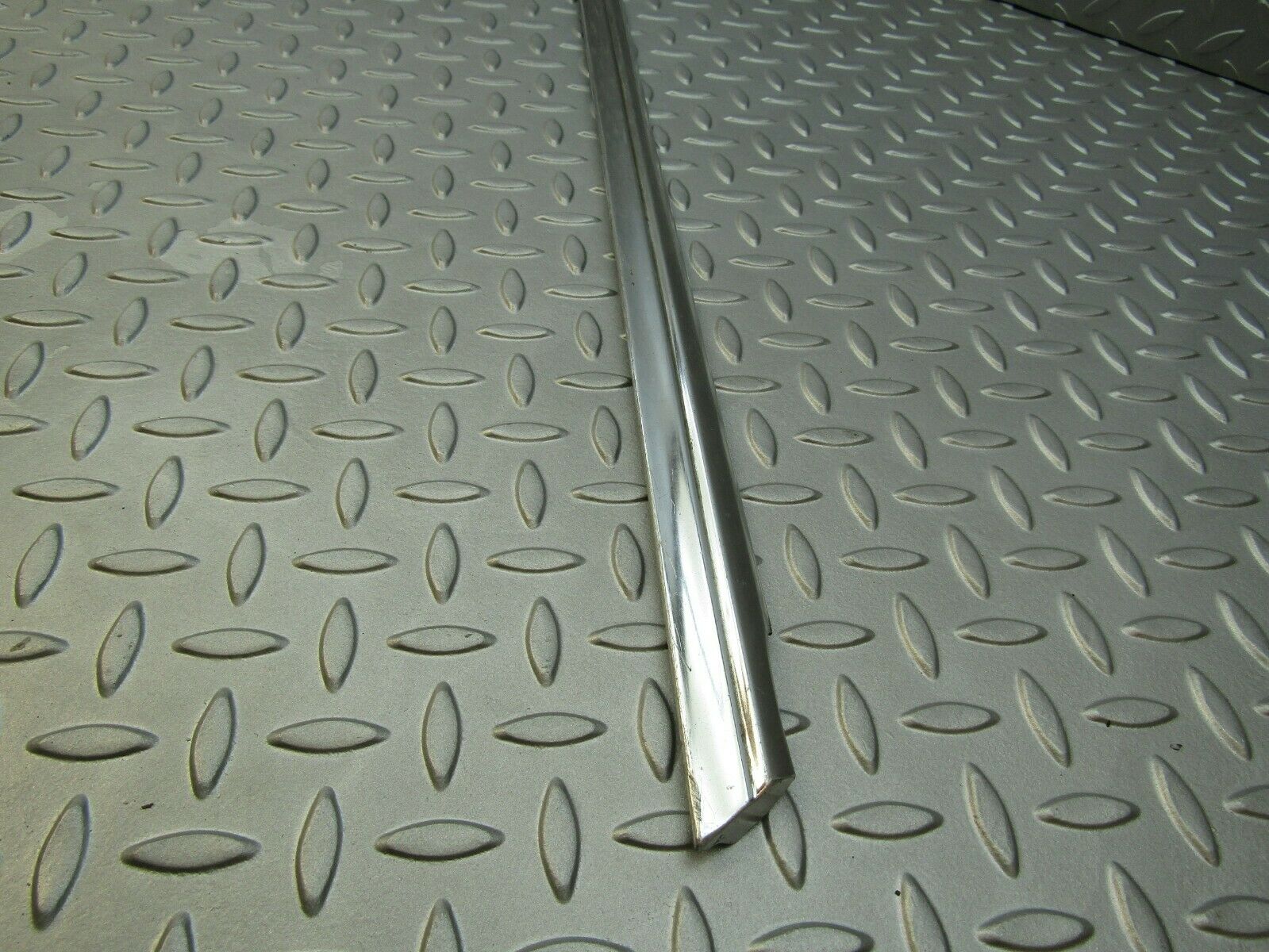 3317 Mercedes-Benz W108 280SE Front Left Door Chrome Moulding Trim