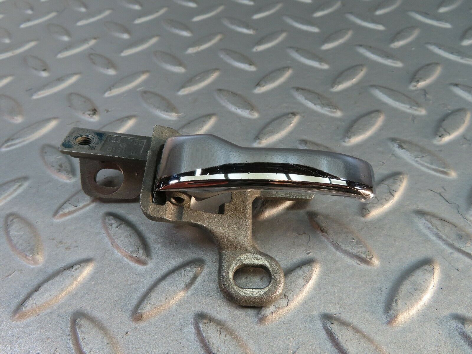 7587 Mercedes-Benz S123 230TE Wagon Left Interior Door Handle 1237600161