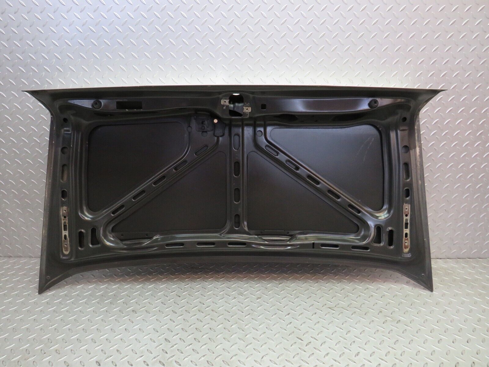 36762 Mercedes-Benz W201 190E 2.0L Boot Lid Trunk Door