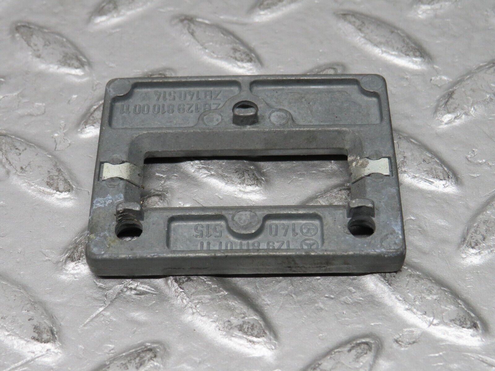 37843 Mercedes-Benz A124 320E Cabriolet Rear View Mirror Bracket 1298110111