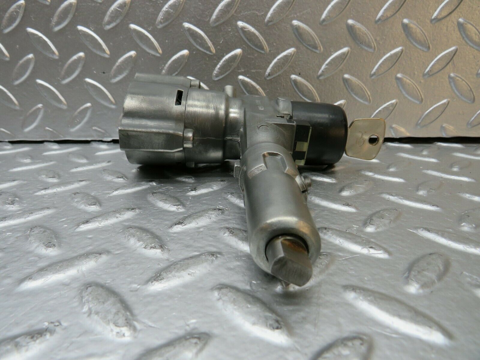 22988 Mercedes-Benz C123 230CE Coupe Steering Lock Ignition Switch With Key