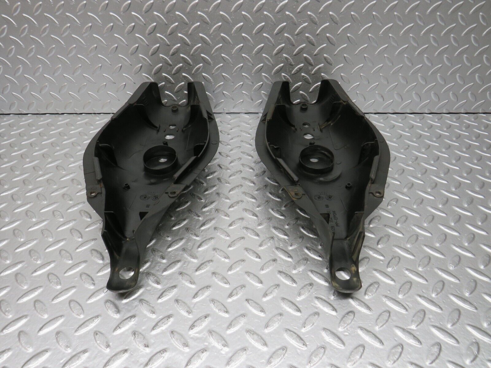 31592 Mercedes-Benz W201 190LE 1.8L Rear Control Arm Cover Pair 1293520188