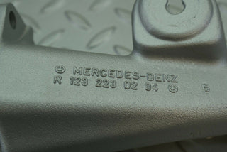 2864 Mercedes-Benz C123 280CE Coupe Engine Mount Bracket Left Side 1232230204