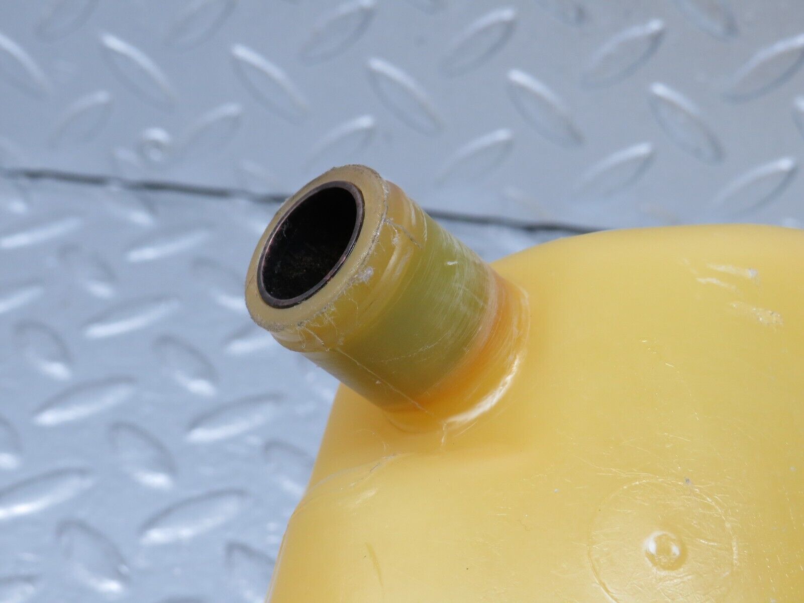 39092 Mercedes-Benz R107 500SL Coupe Coolant Reservoir Tank Behr 1165000449