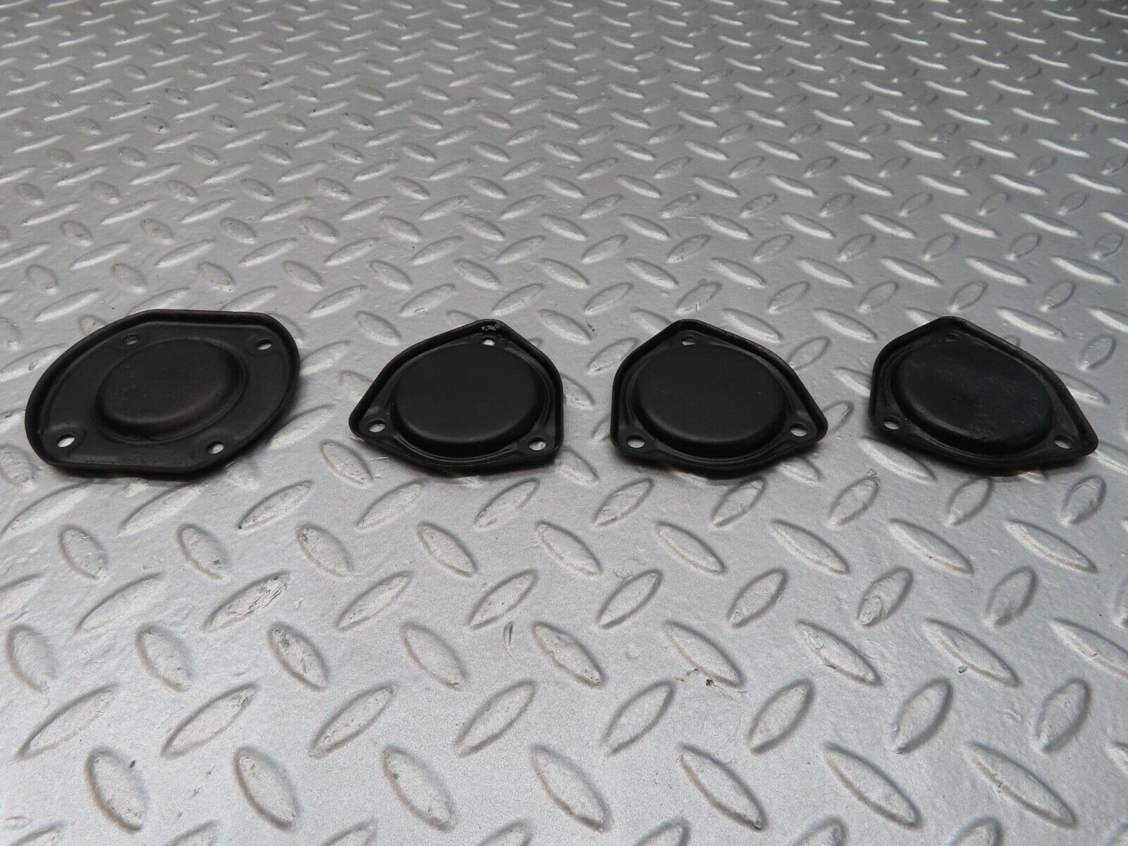 16112 Mercedes-Benz W123 280E Camshaft Access Cover Plate