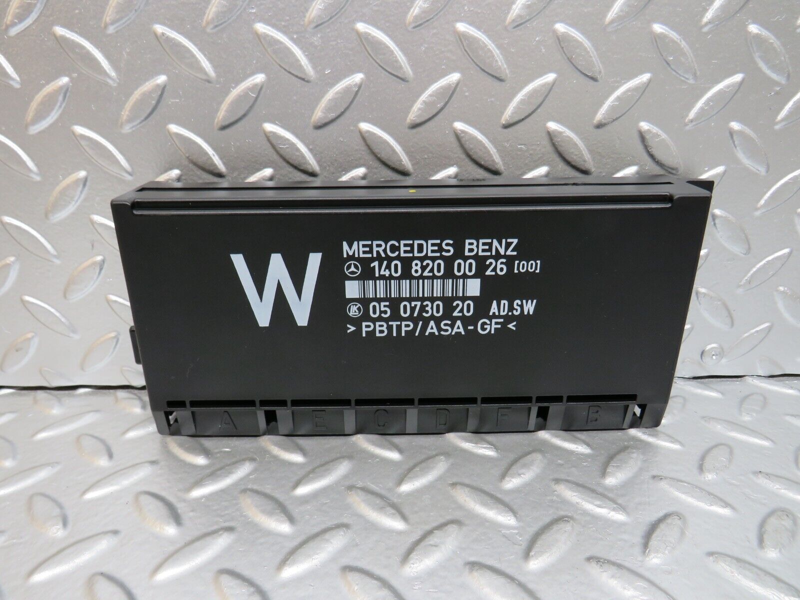 24622 Mercedes-Benz W140 S320 Comfort Control Unit 1408200026