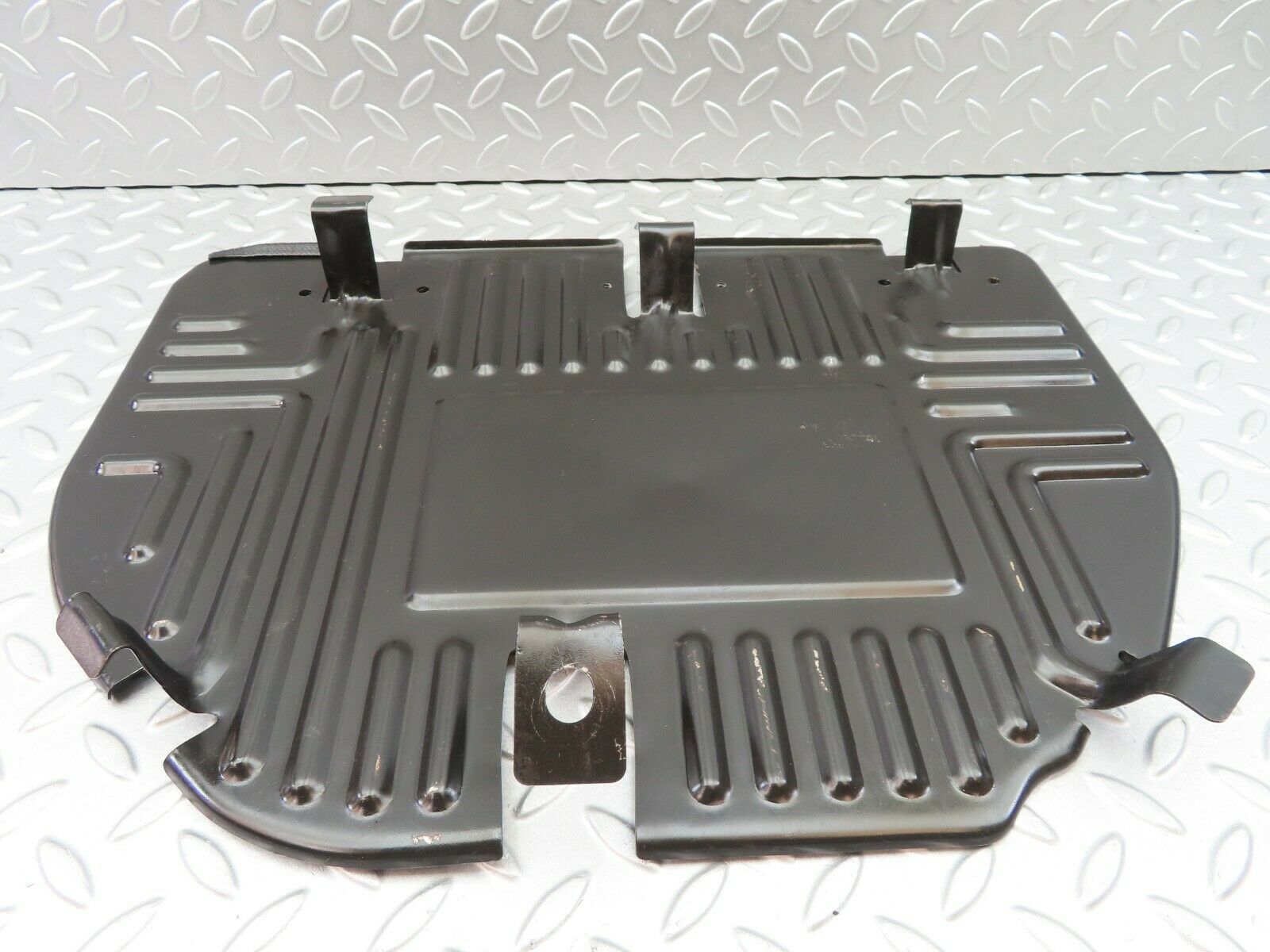 6596 Mercedes-Benz S124 E220 Wagon Front Right Floor Relay Cover 2028171320