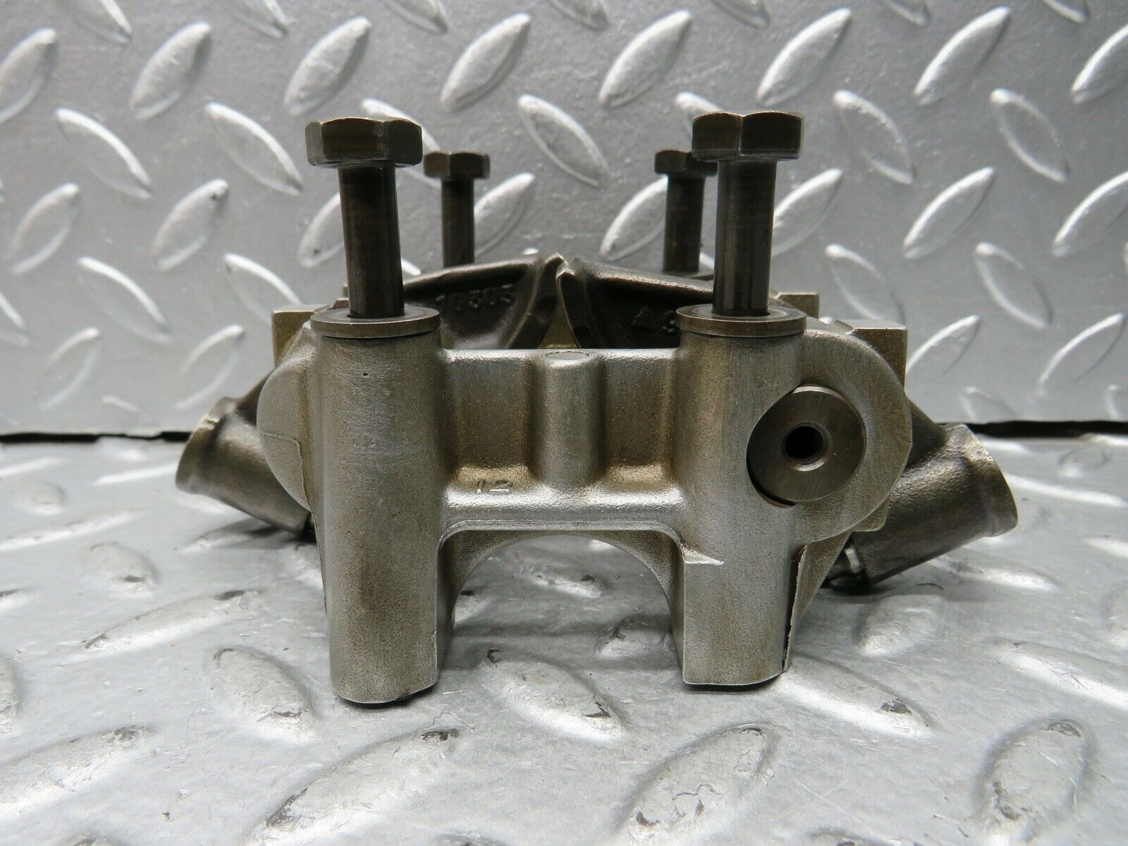 21740 Mercedes-Benz W126 300SE Rocker Arms Camshaft Bearing Block 1030510610