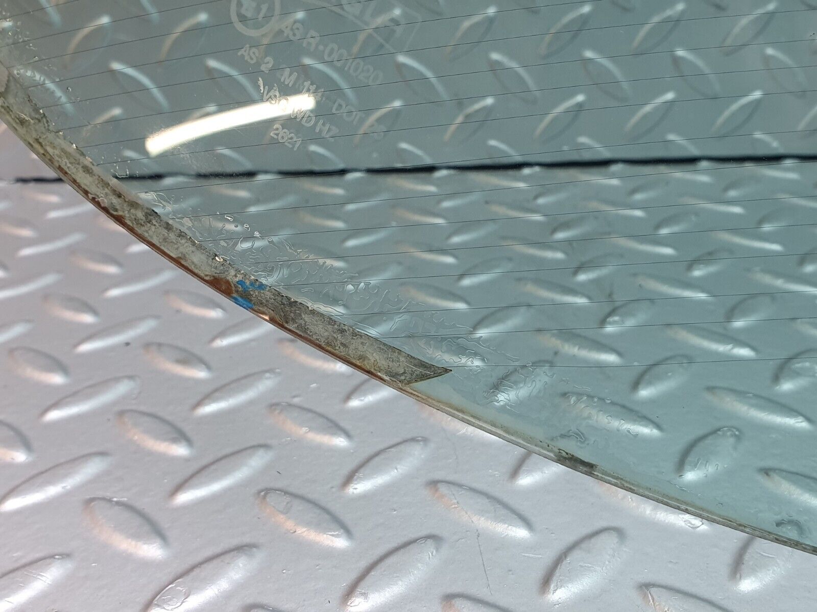 41260 Mercedes-Benz W126 300SE Rear Heated Windscreen Glass