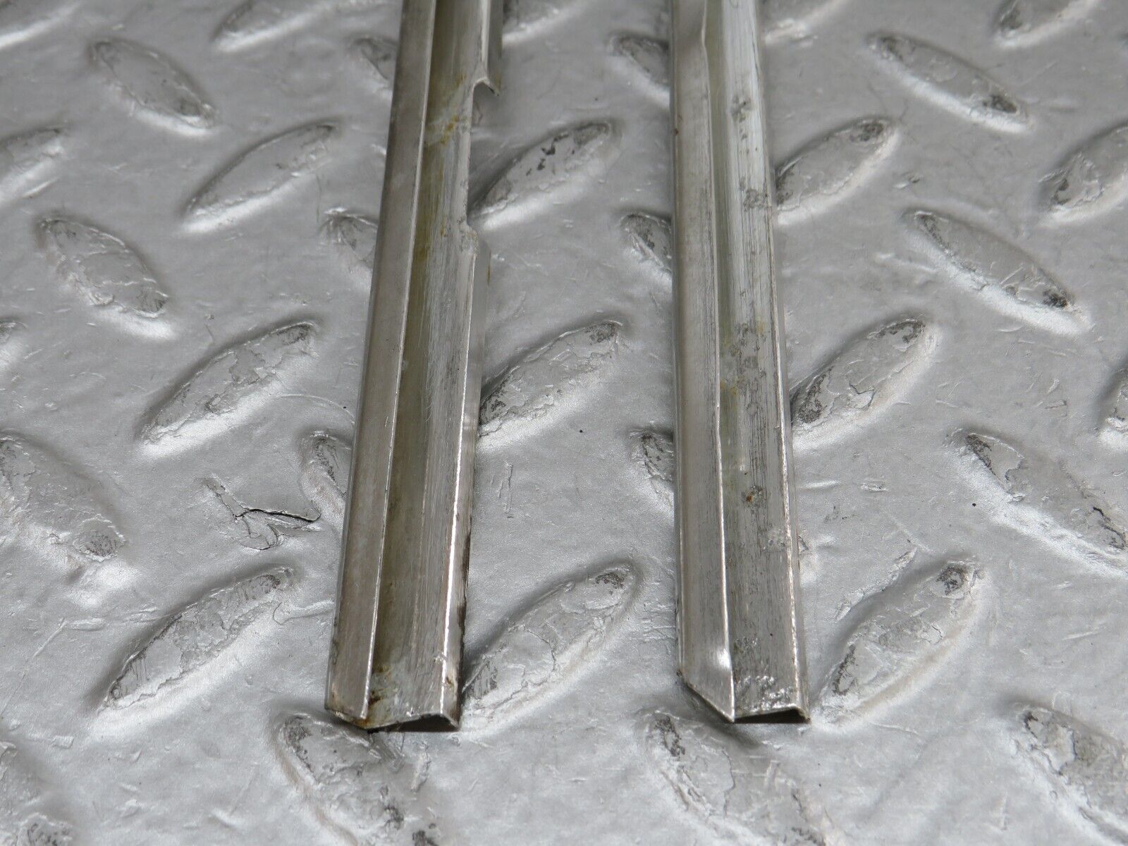 35867 Mercedes-Benz W108 Front Left Door Chrome Trim Pair