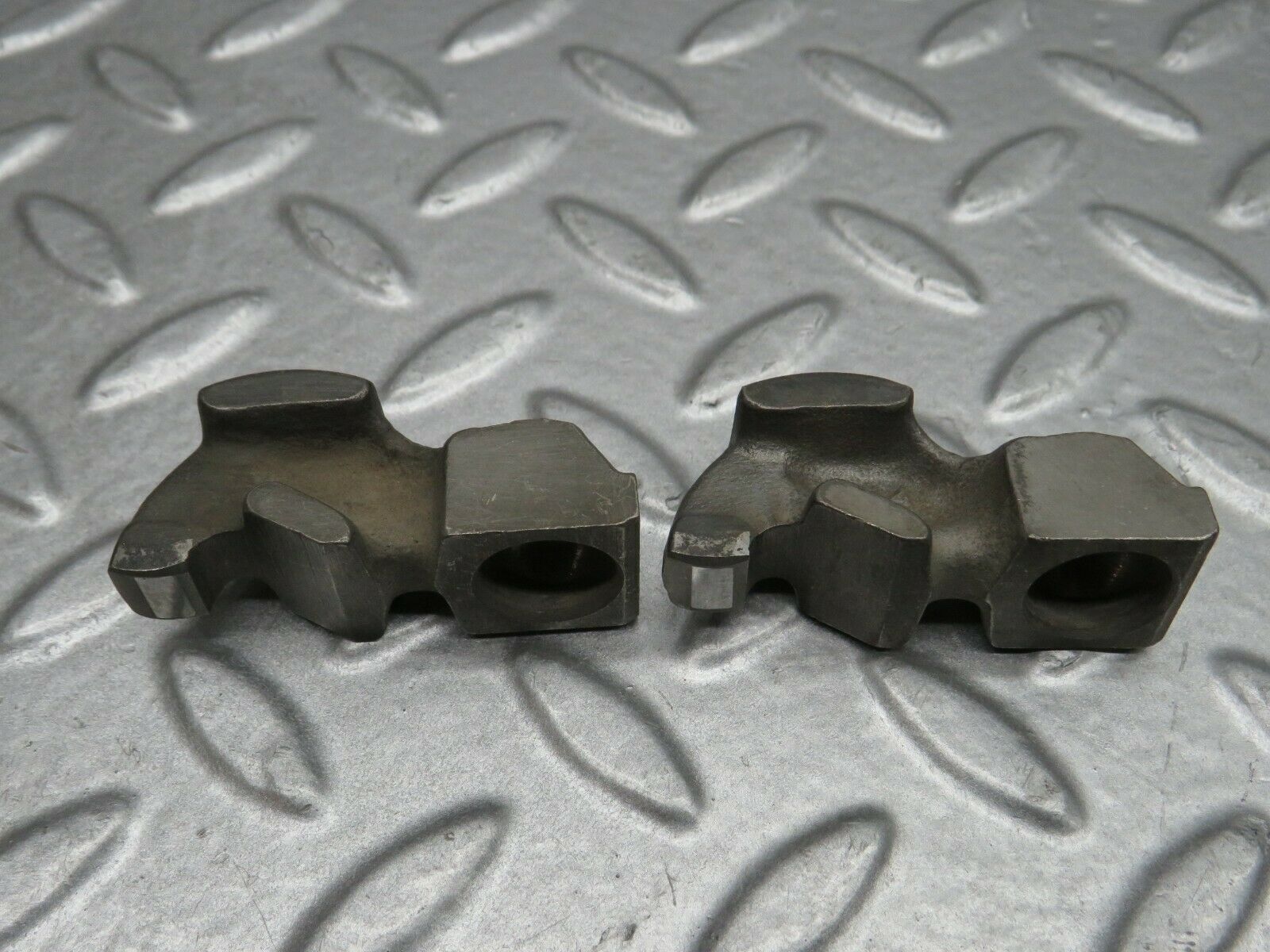 22286 Mercedes-Benz S123 280TE Wagon Valve Rocker Arm With Retaining Spring