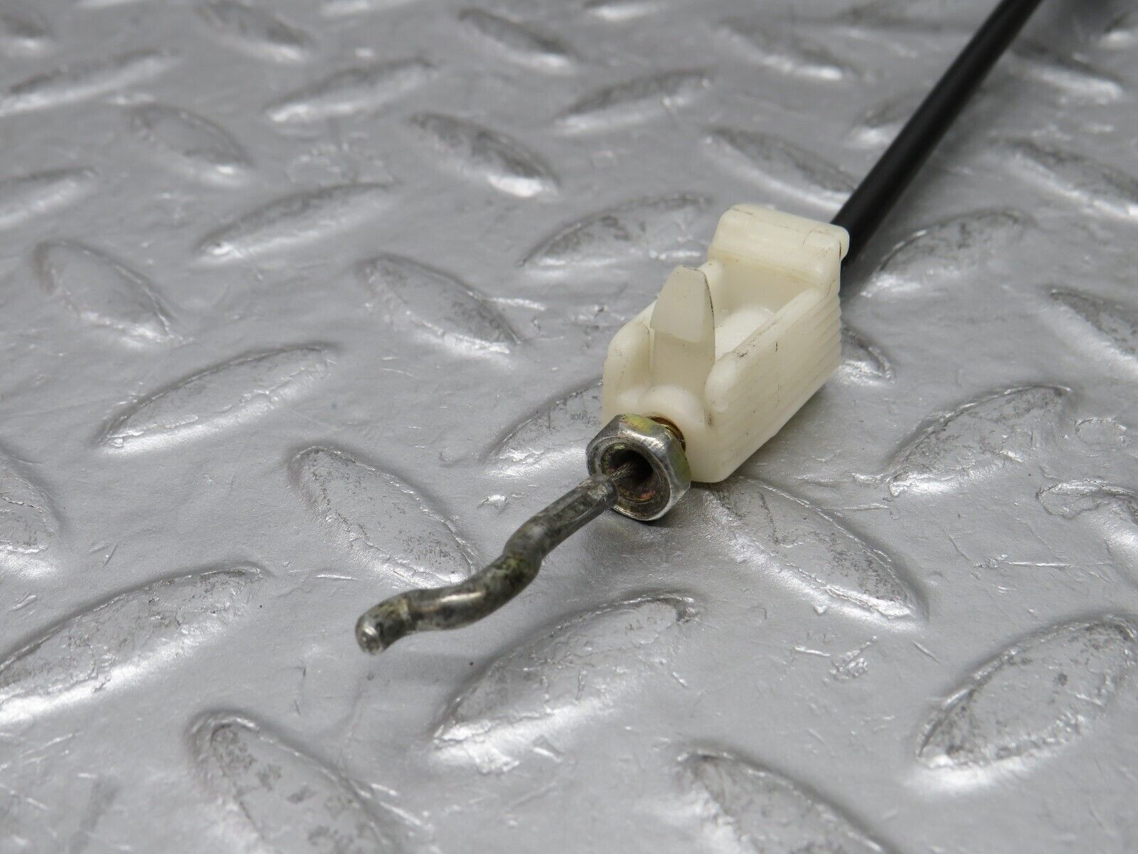 37803 Mercedes-Benz A124 320E Cabriolet Door Lock Cable