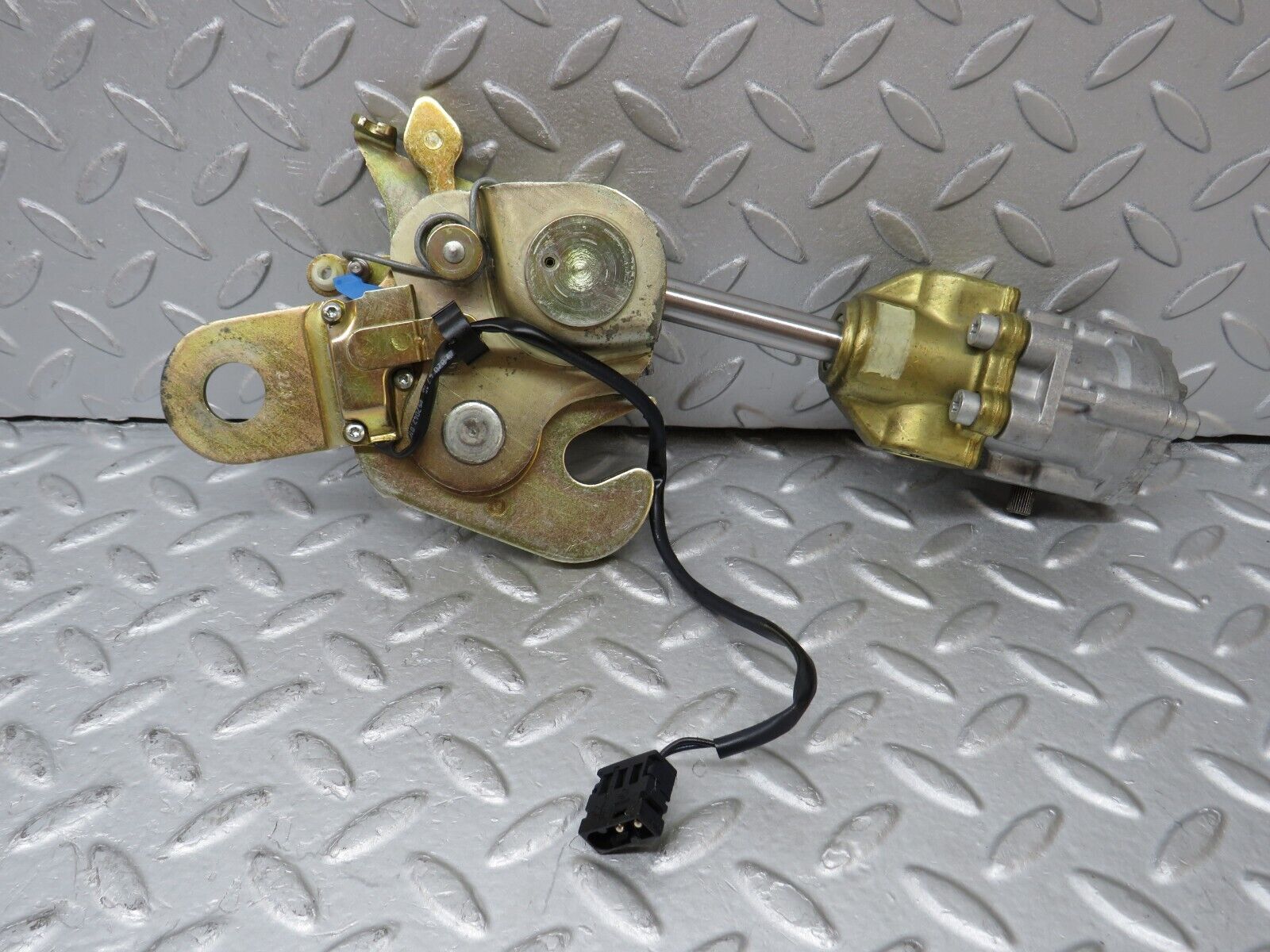 36824 Mercedes-Benz R129 300SL-24 Front Right Seat Recline Mechanism 1298200407 1136201019