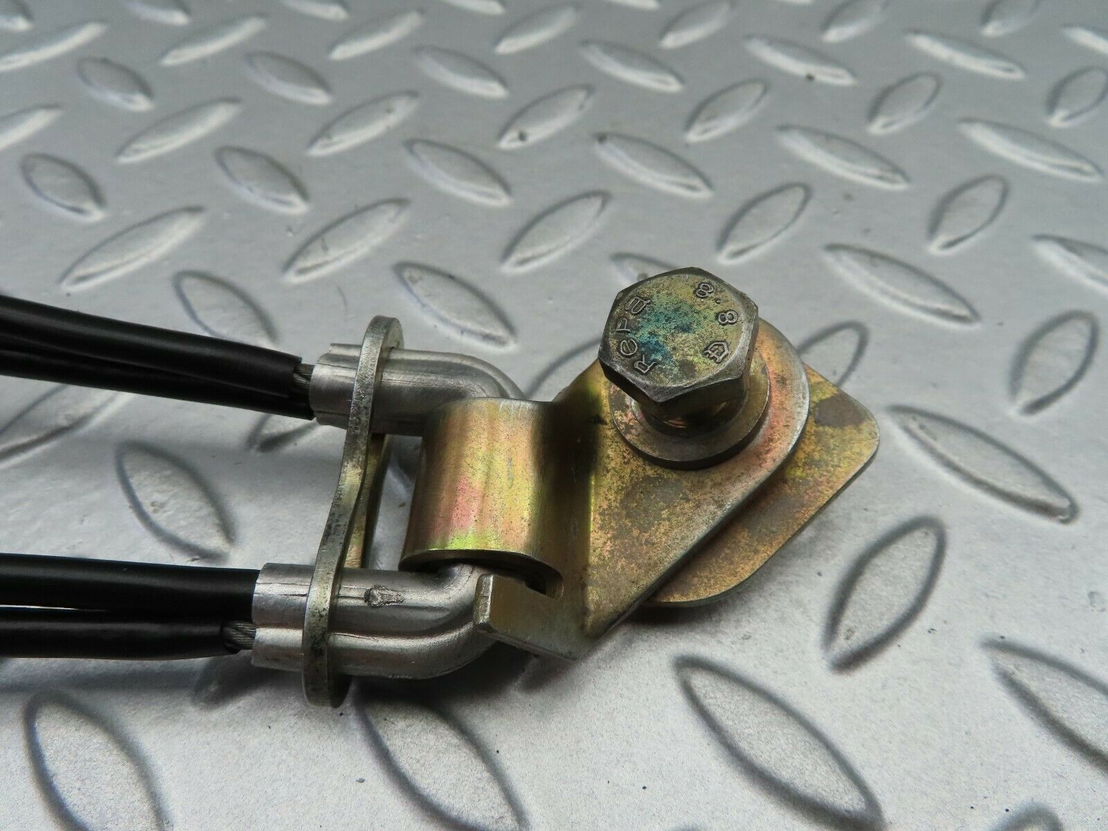 6564 Mercedes-Benz S124 E220 Wagon Rear Seat Belt Buckle 1248602796