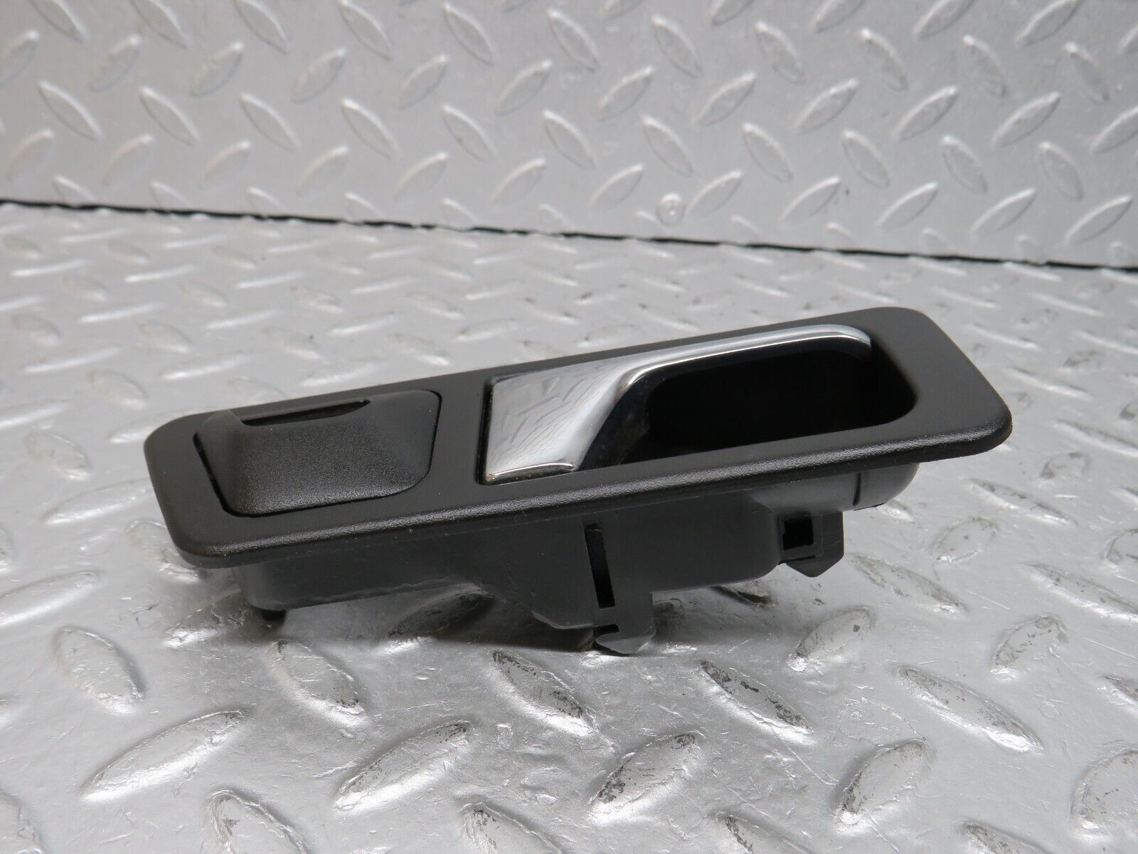 38723 Mercedes-Benz W201 190E 2.6L Rear Right Interior Door Handle 2017660264