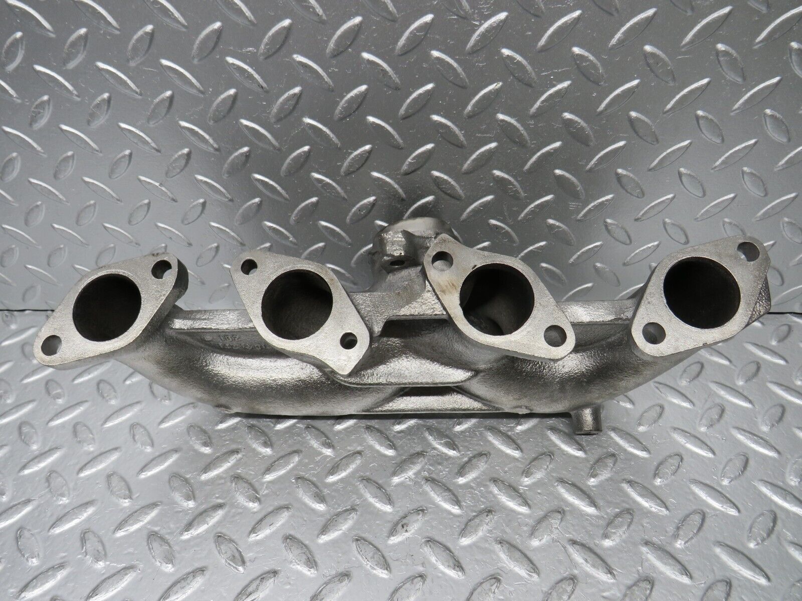 30768 Mercedes-Benz W201 190E 2.0L Exhaust Manifold 1021421301