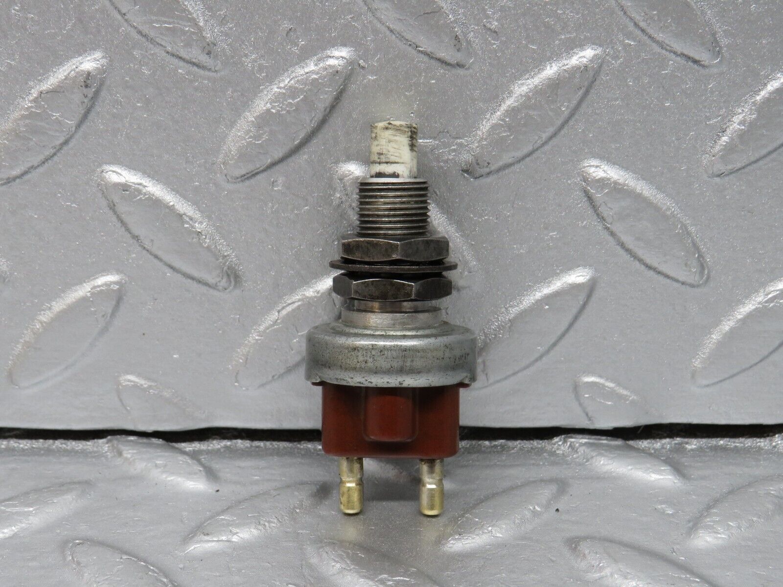40684 Mercedes-Benz W123 300D Brake Light Contact Switch 190130