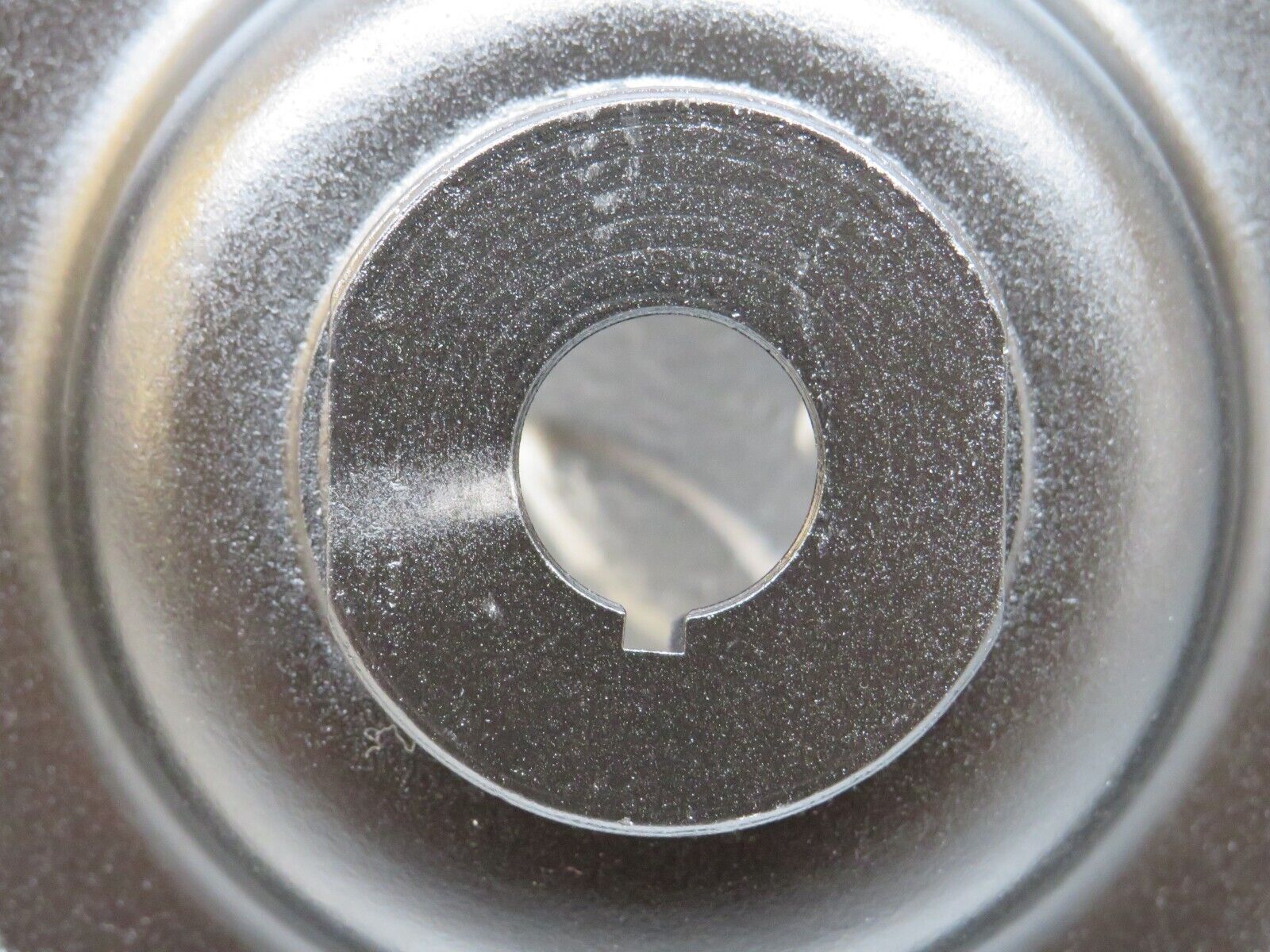 28440 Mercedes-Benz S123 240D Wagon Power Steering Pump Pulley 6154660315