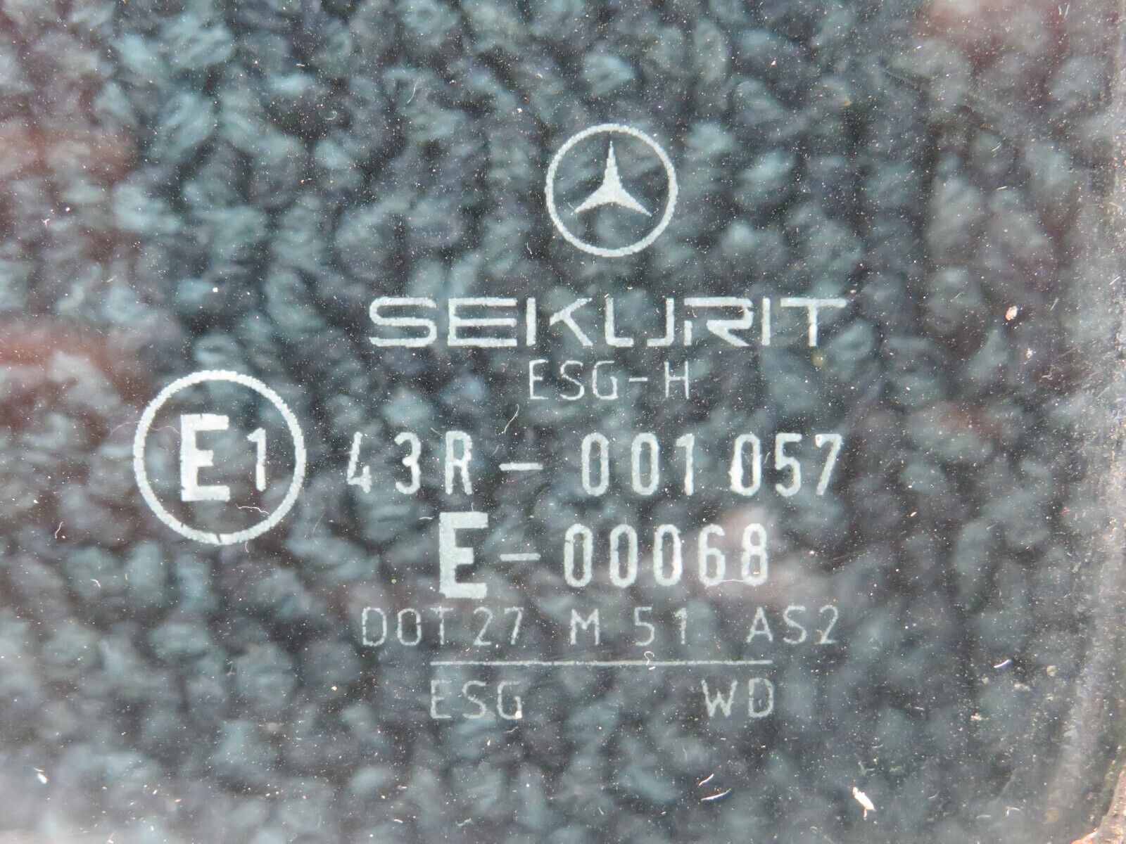 28857 Mercedes-Benz W123 230E Rear Right Quarter Window Glass 1237350224