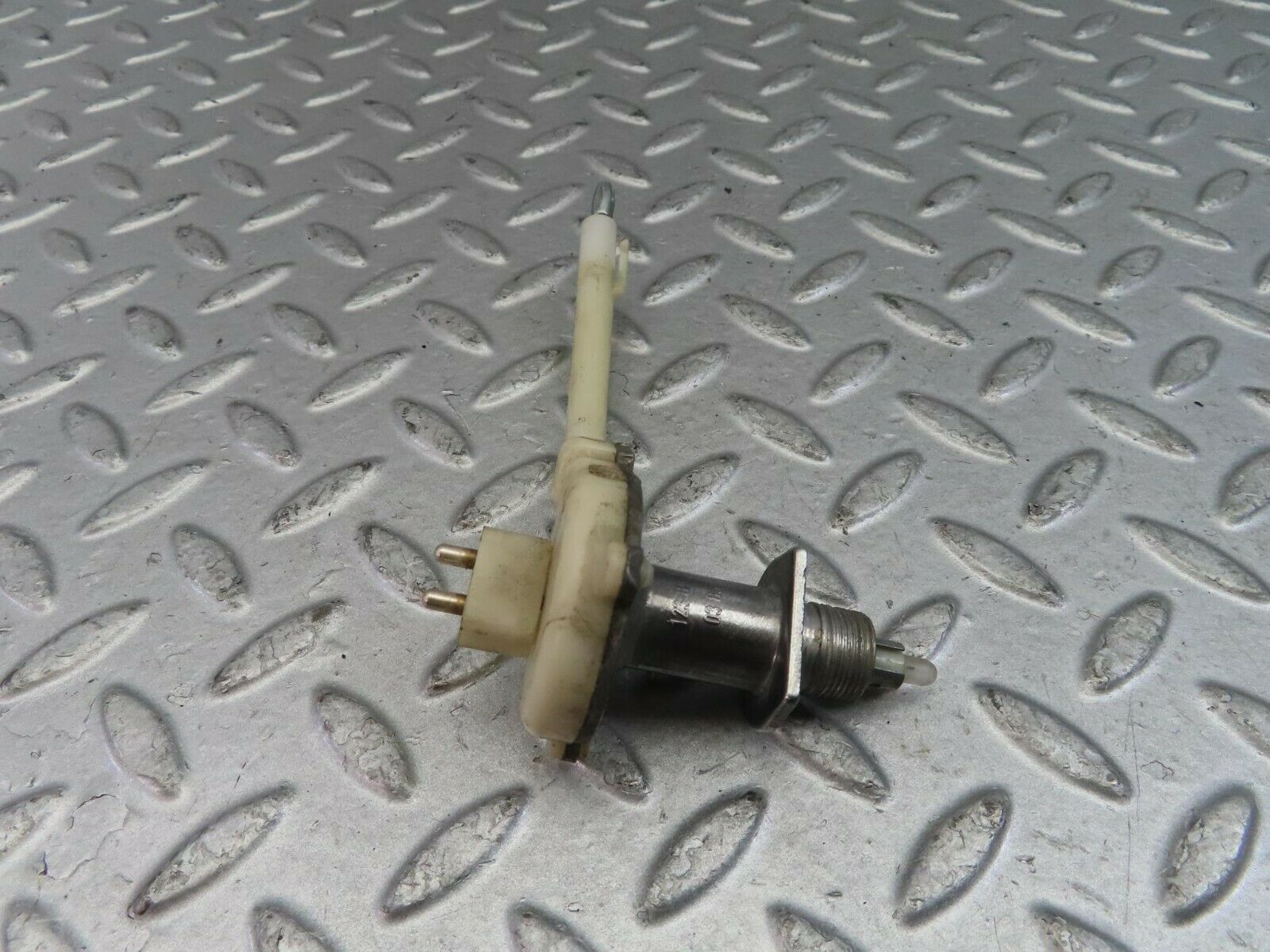 9752 Mercedes-Benz C123 280CE Coupe Heater Regulator 1238300385